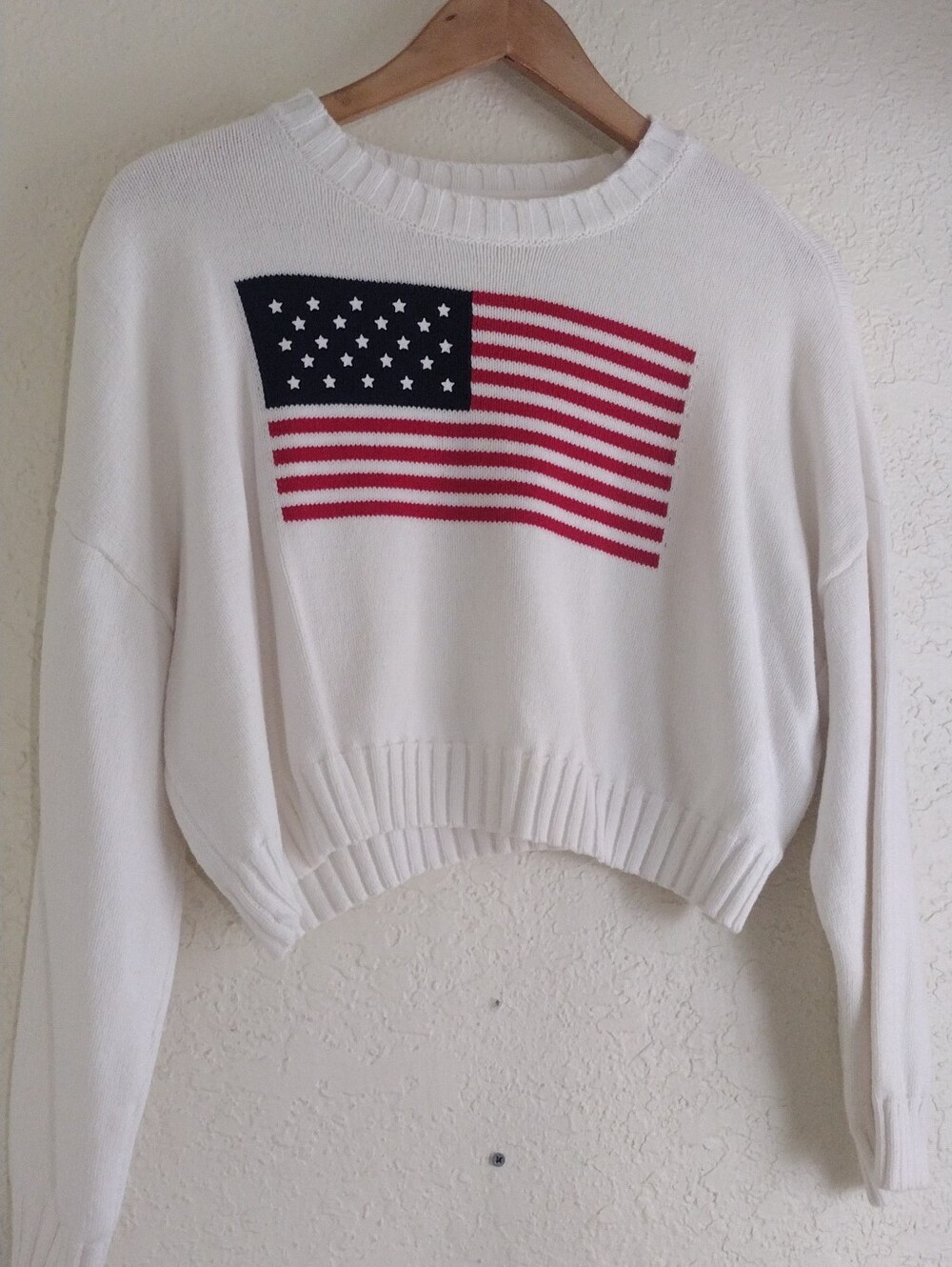 Moon & Madison American Flag Cropped Knit Sweater White Size Small - Picture 3 of 6